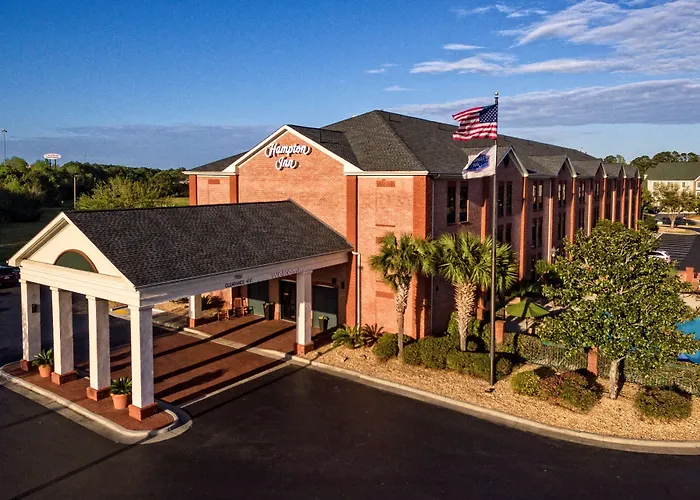 Hotel near College: Hampton Inn Savannah-I-95-North